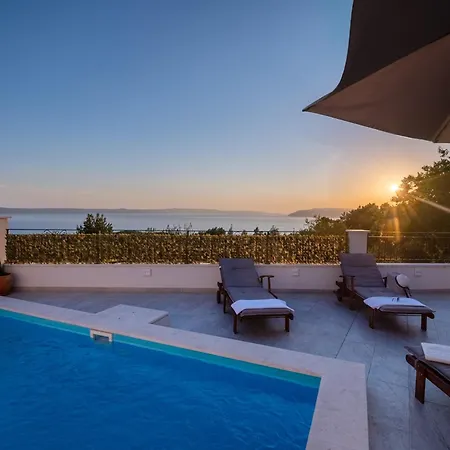 וילה Gabriel With Pool, Sauna, Jacuzzi *