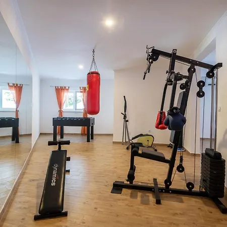 Gabriel With Pool, Sauna, Jacuzzi * מאקרסקה