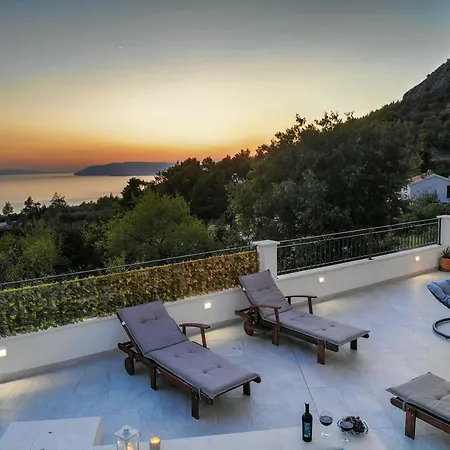 Gabriel With Pool, Sauna, Jacuzzi * מאקרסקה