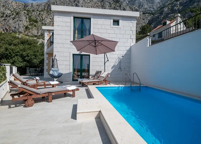 Gabriel With Pool, Sauna, Jacuzzi