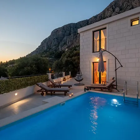 Gabriel With Pool, Sauna, Jacuzzi * מאקרסקה