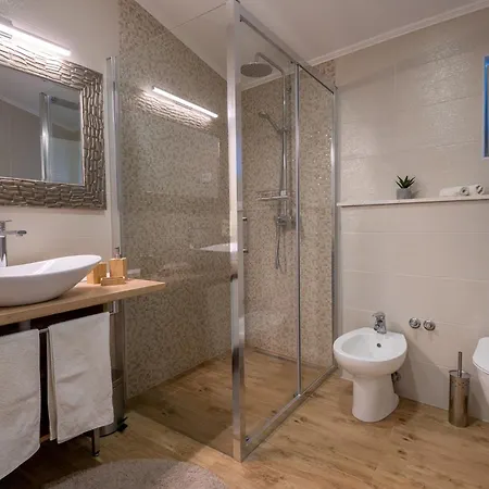 Gabriel With Pool, Sauna, Jacuzzi *