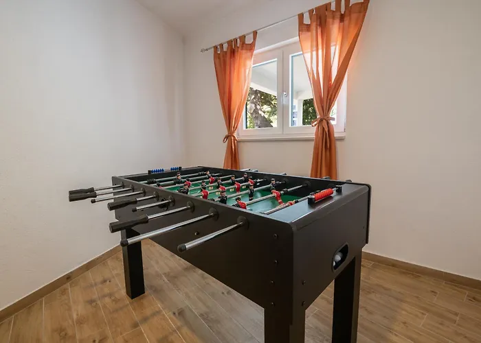 Gabriel With Pool, Sauna, Jacuzzi וילה