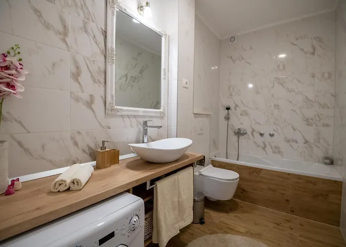 וילה Gabriel With Pool, Sauna, Jacuzzi מאקרסקה