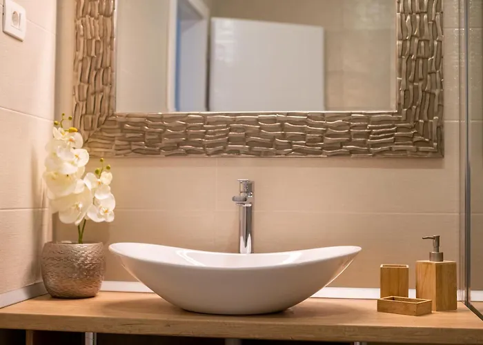 Βίλα Gabriel With Pool, Sauna, Jacuzzi Μακάρσκα