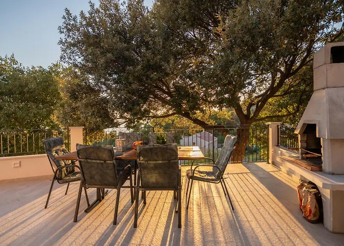 Βίλα Gabriel With Pool, Sauna, Jacuzzi *