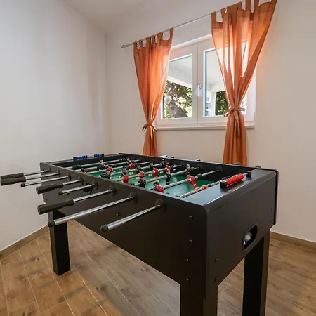 Gabriel With Pool, Sauna, Jacuzzi Villa