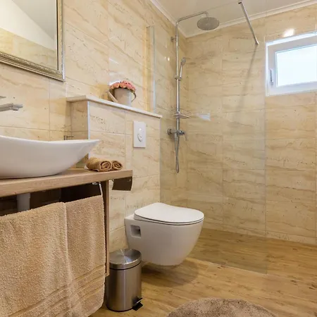 Villa Gabriel With Pool, Sauna, Jacuzzi Makarska