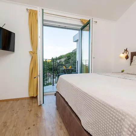 Gabriel With Pool, Sauna, Jacuzzi Villa *