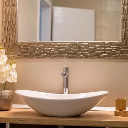 Villa Gabriel With Pool, Sauna, Jacuzzi Makarska