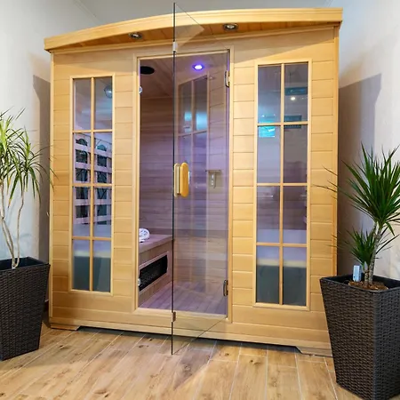 Gabriel With Pool, Sauna, Jacuzzi Villa *