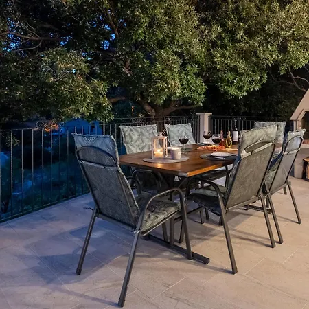 Gabriel With Pool, Sauna, Jacuzzi Villa Makarska