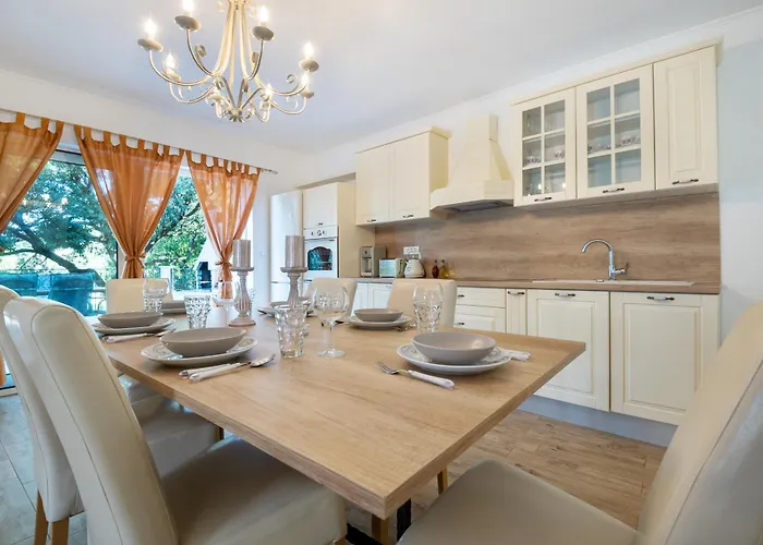 Villa Gabriel With Pool, Sauna, Jacuzzi Makarska