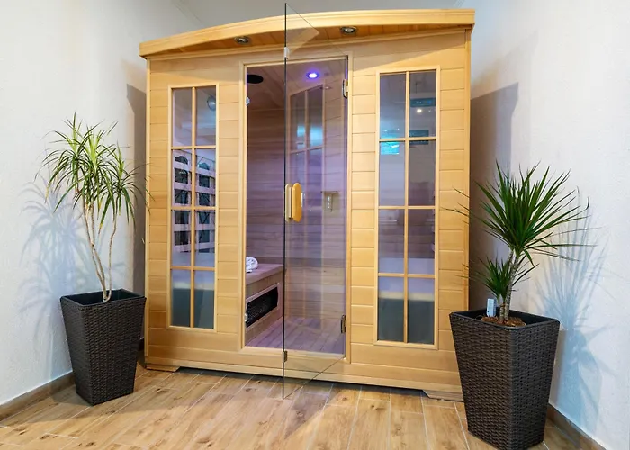 Gabriel With Pool, Sauna, Jacuzzi Villa *